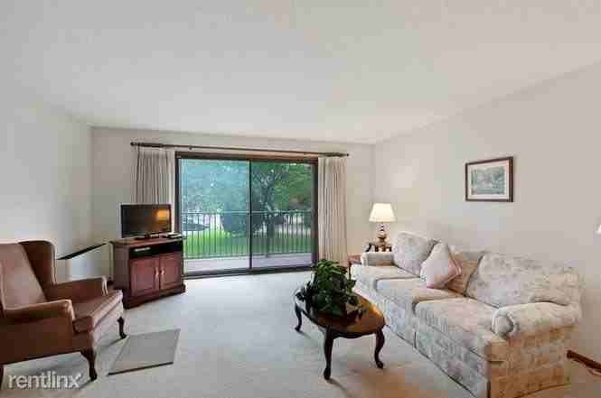 2200 Nevada Ave S #104