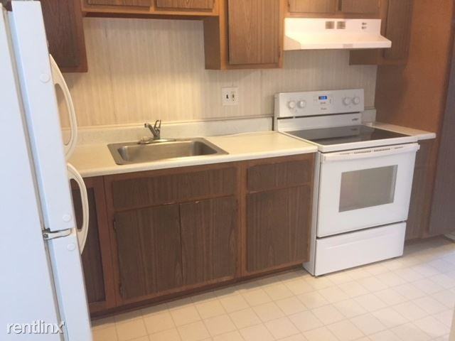 525 E Woodland St - Photo 3 of 4