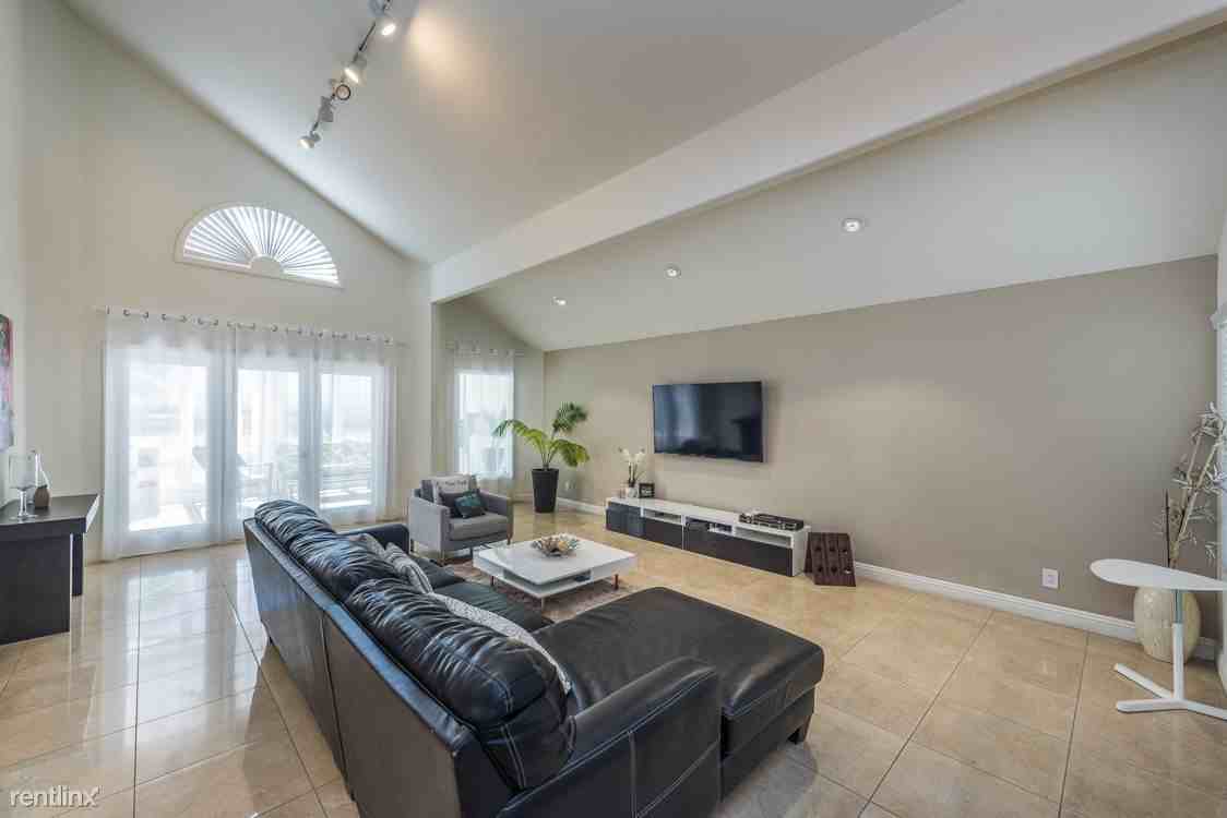 2705 Eagle Springs Ct - Photo 2 of 15