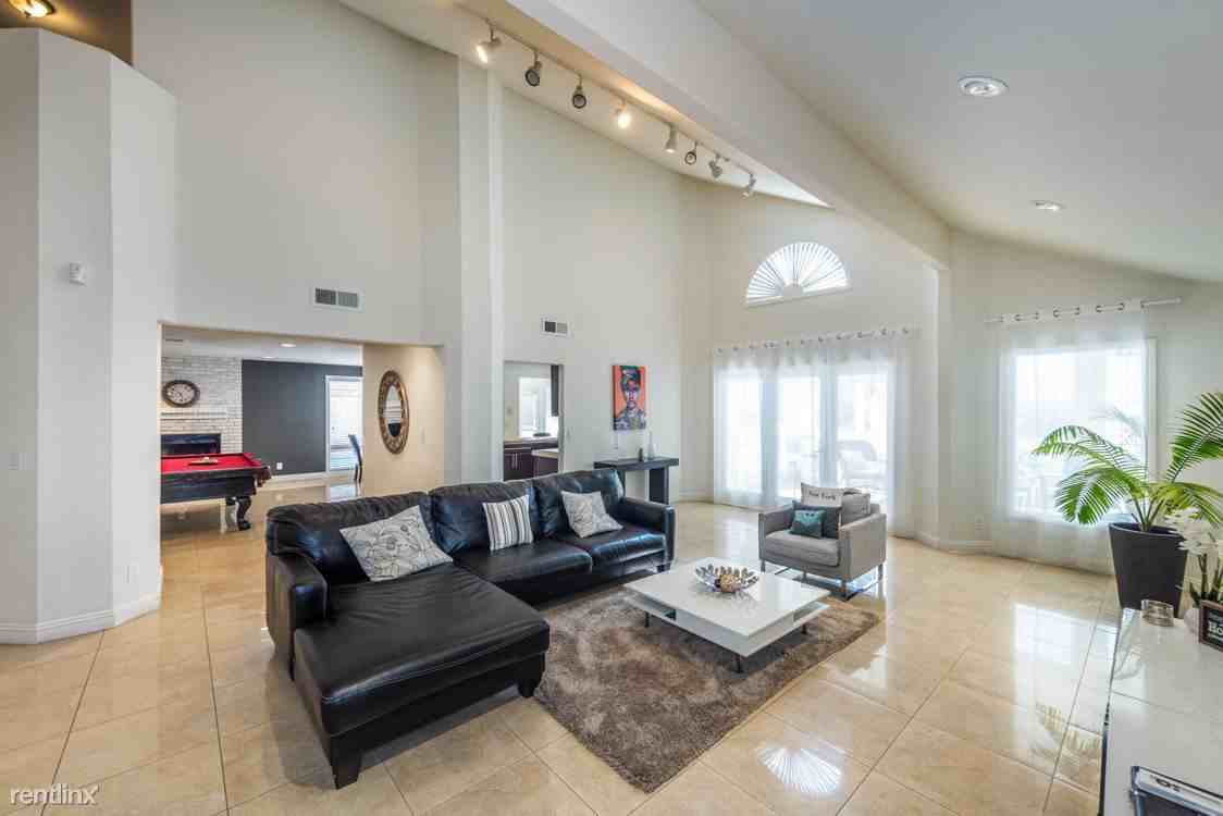 2705 Eagle Springs Ct - Photo 3 of 15