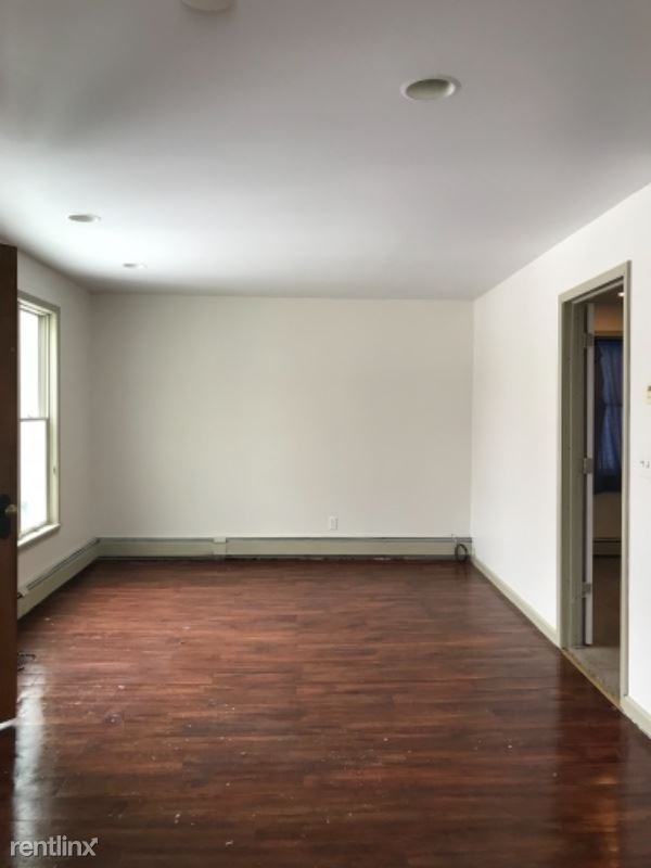 84 Myrtle St - Photo 3 of 6