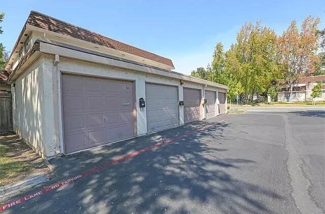 3192 Cropley Avenue - Photo 3 of 11