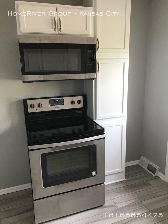 6632 Metcalf Ave - Photo 3 of 15