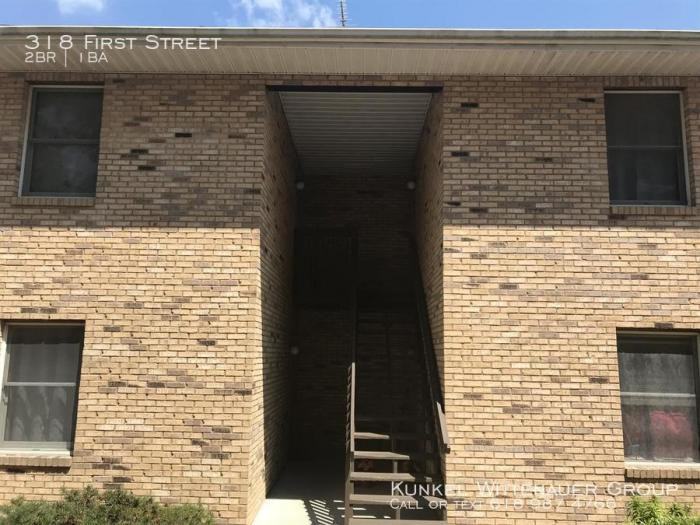 318 E 1st St - Photo 2 of 14