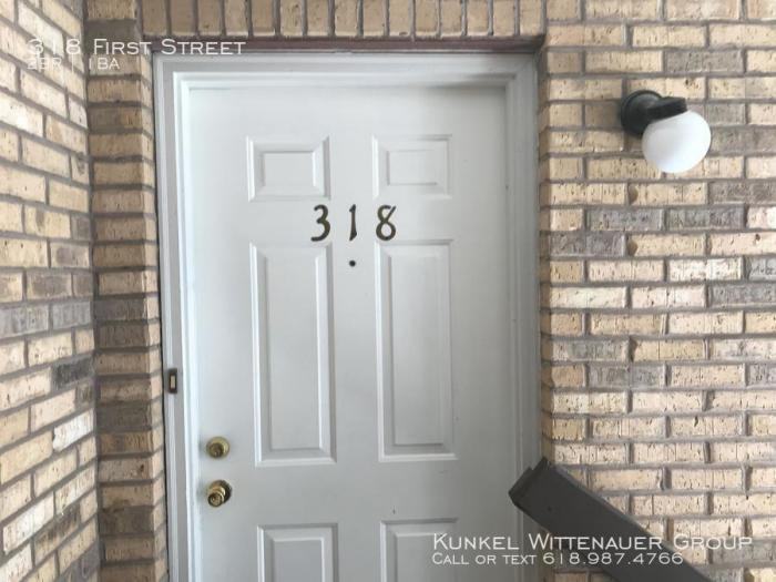 318 E 1st St - Photo 3 of 14