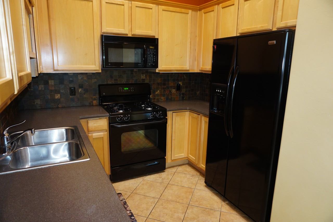 7683 S Vivaldi Ct - Photo 3 of 17