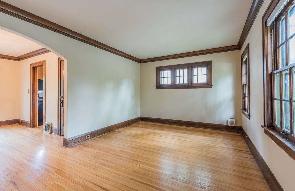 5005 Abbott Avenue S - Photo 2 of 26