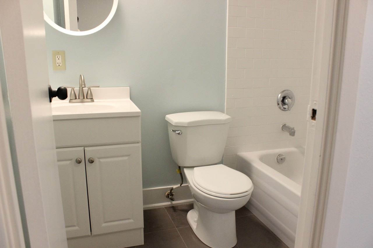 1513 Gerrard Street East #7 - Photo 4 of 9