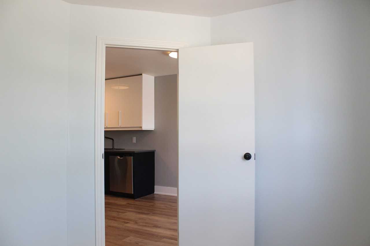 1513 Gerrard Street East #7 - Photo 5 of 9
