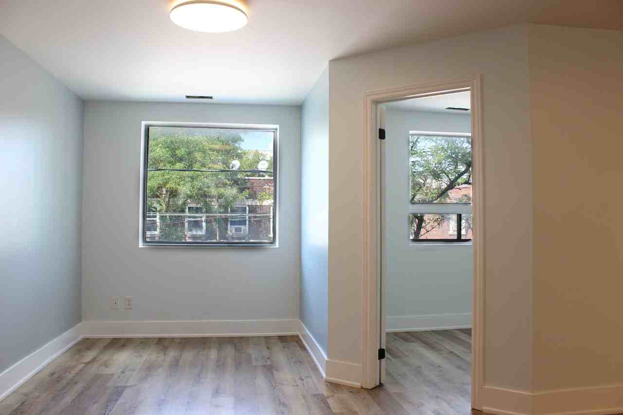 1513 Gerrard Street East #7 - Photo 2 of 9