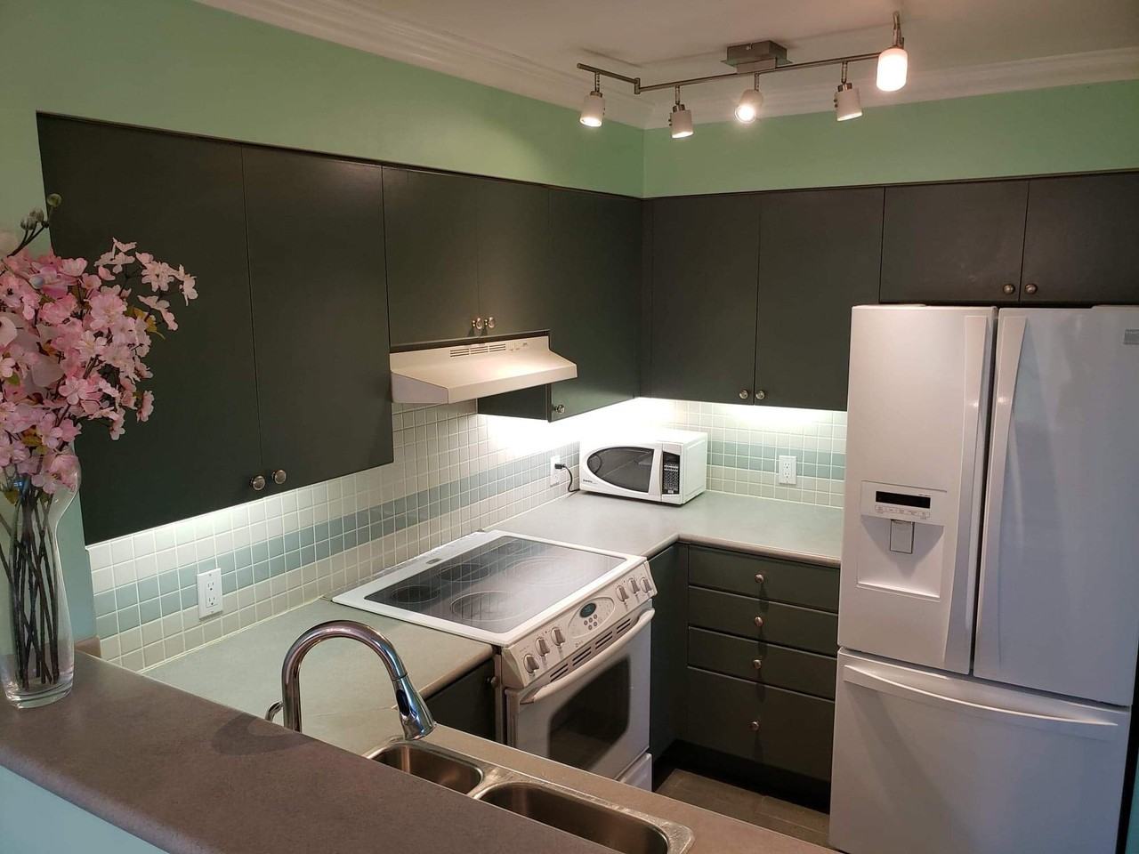 1277 Nelson Street - Photo 6 of 19