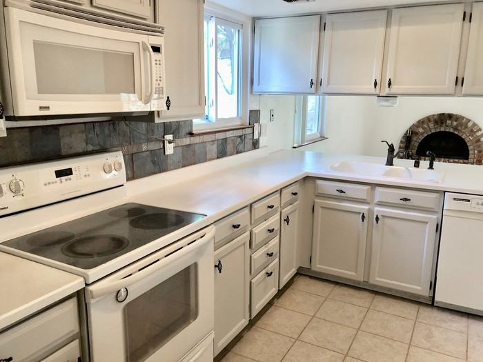 7815 Buckboard Ne - Photo 3 of 14