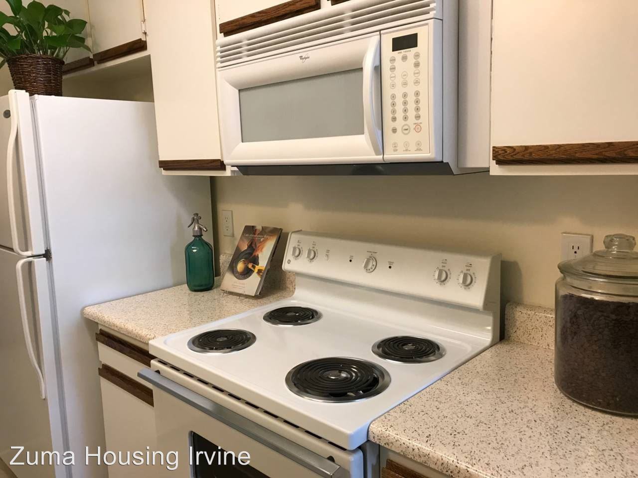 3701 Parkview Lane, - Photo 3 of 18