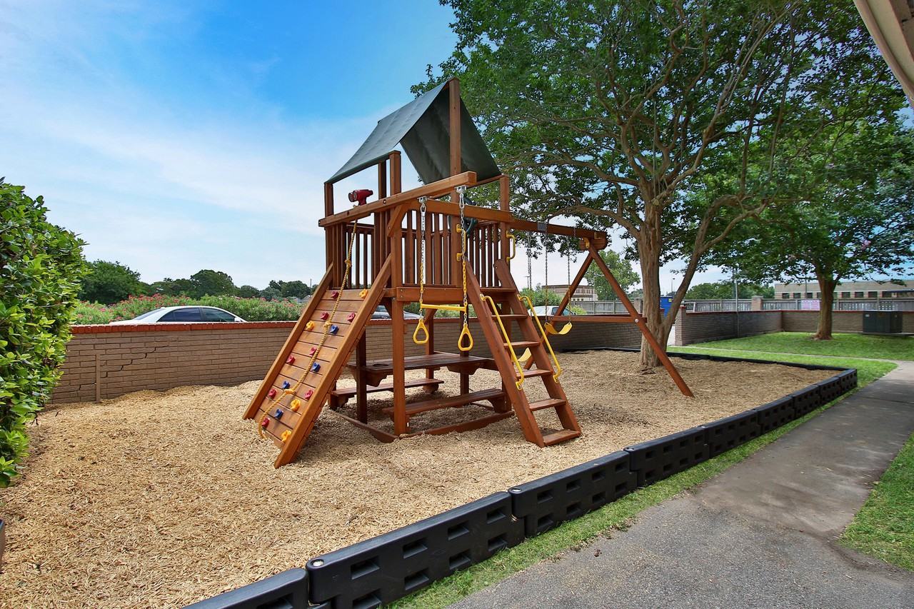 Pointe Ann Apartments - Photo 2 of 36