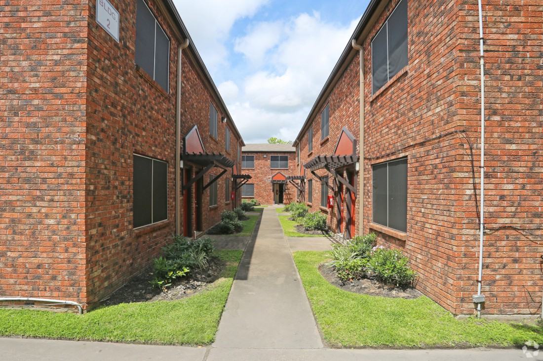 Pointe Ann Apartments - Photo 7 of 36