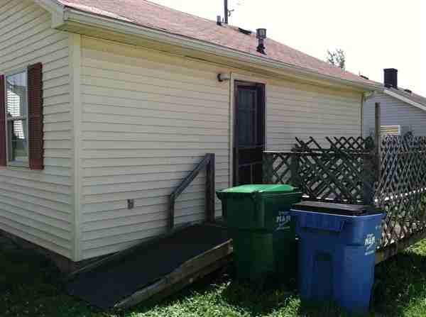 156 Franks Ct - Photo 2 of 10