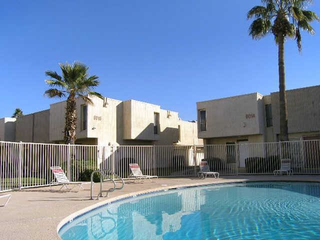 Oregon Oasis Apartments - Photo 3 of 24