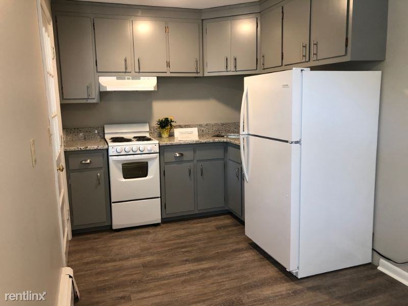 1229 Main Street B - Photo 2 of 8