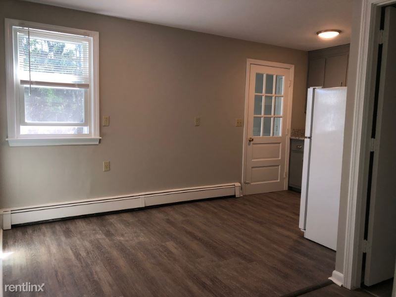 1229 Main Street B - Photo 3 of 8