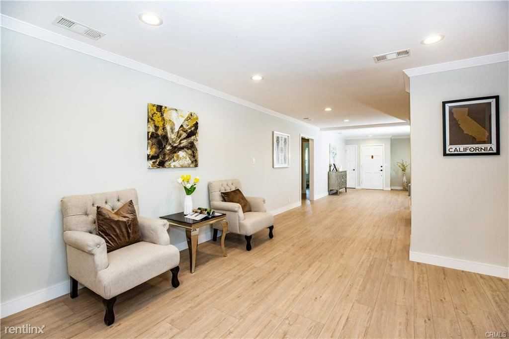 3360 Thorndale Rd - Photo 2 of 10