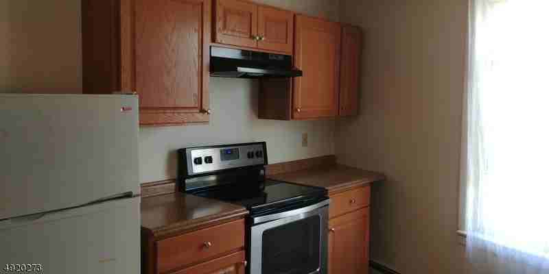 141 Jackson Ave - Photo 2 of 10