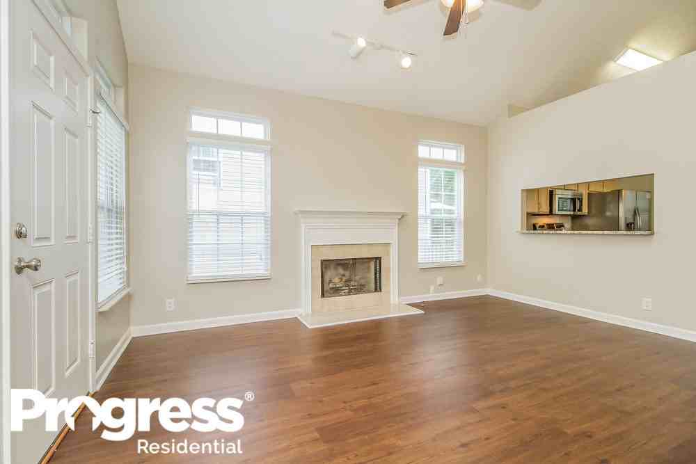 3553 Glenfalls Dr - Photo 2 of 15