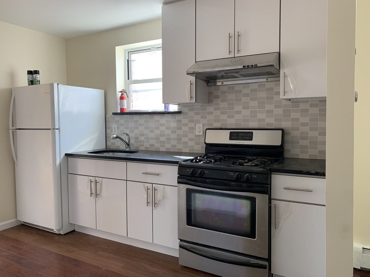 84 53 127th St #2 - Photo 2 of 5