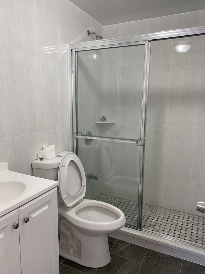 84 53 127th St #2 - Photo 3 of 5