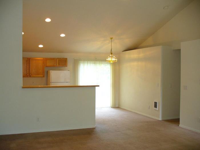 765 Southwest Conastoga Street - Photo 3 of 10