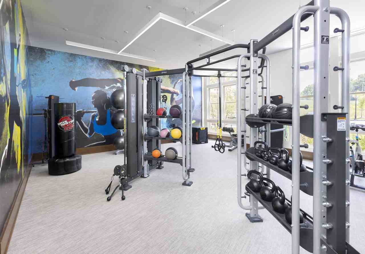 Park Square - Photo 2 of 33