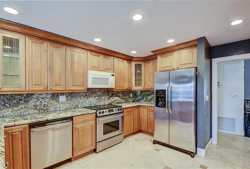 3910 Nw 43rd St - Photo 3 of 13