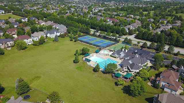 2335 Simsbury - Photo 3 of 40