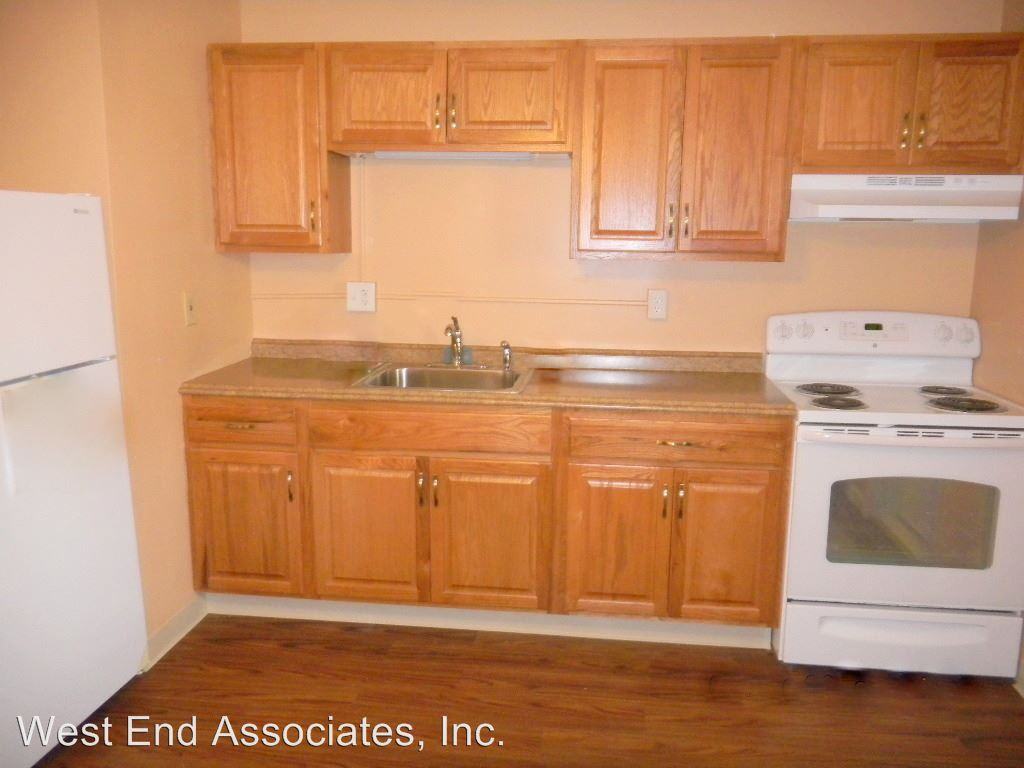 1026 S 10th Street - Photo 3 of 4