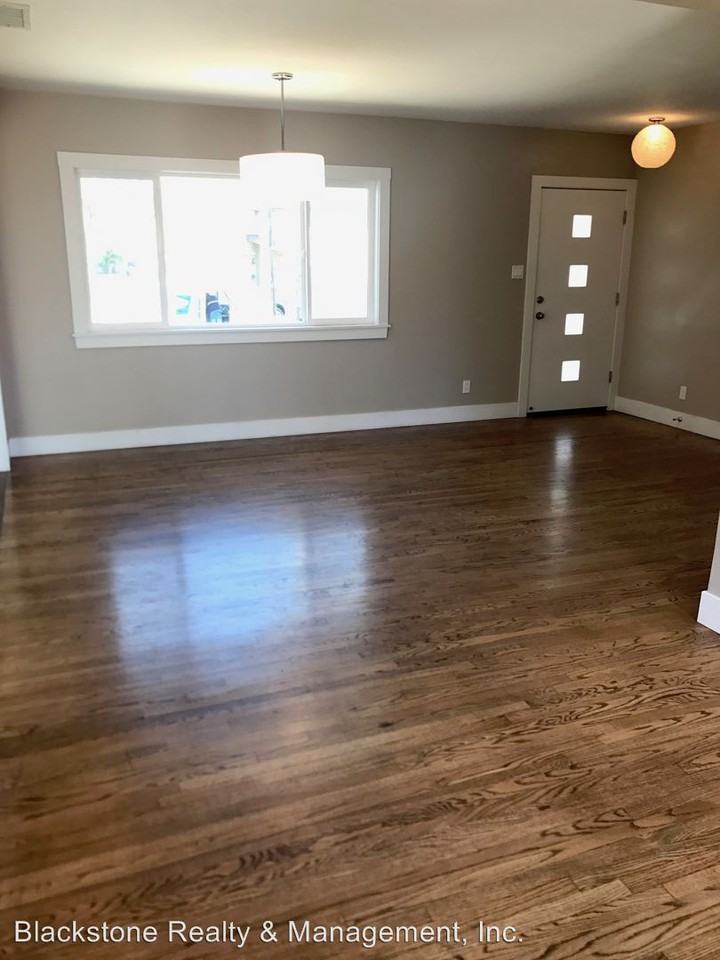 2000 Ripley Ave - Photo 2 of 15