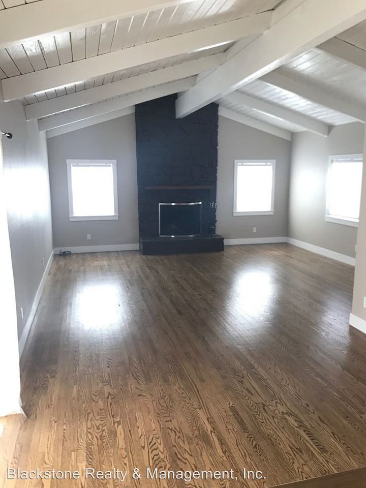 2000 Ripley Ave - Photo 3 of 15