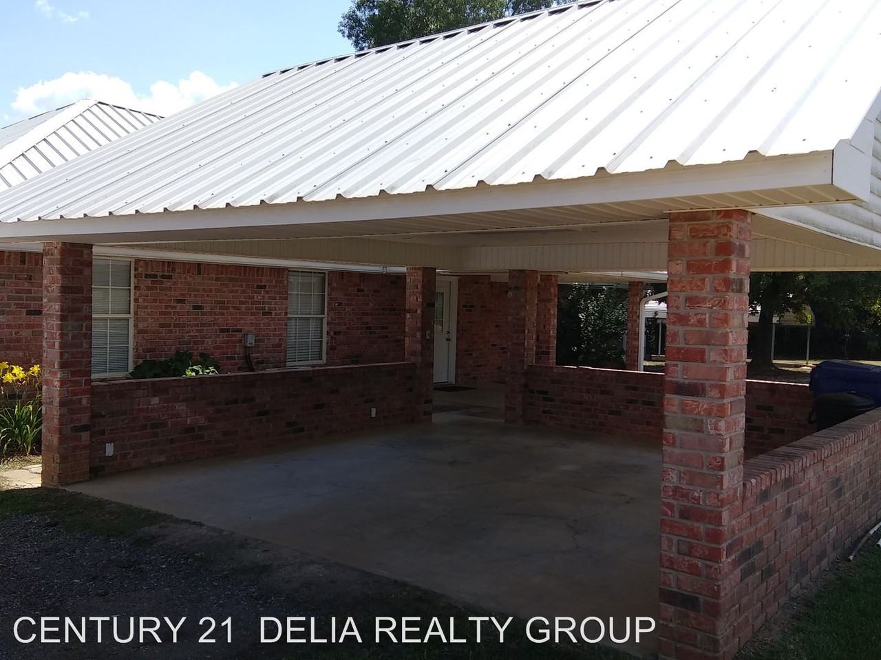 147 Sandy Dr. - Photo 3 of 13