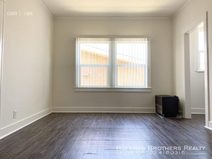 561 N Heliotrope Dr - Photo 3 of 7