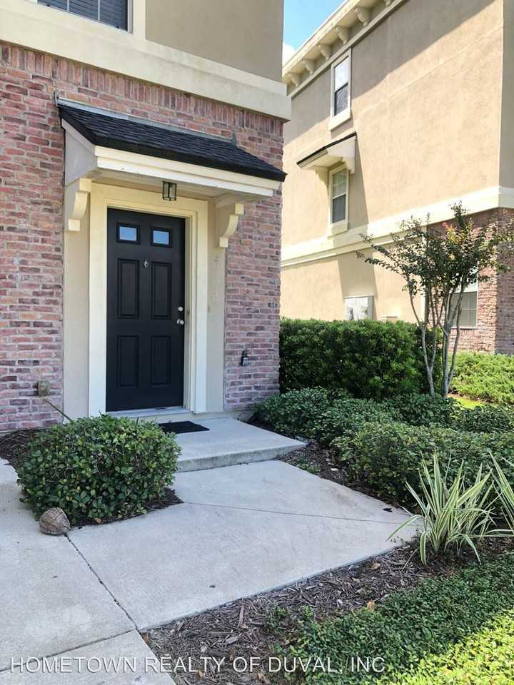 4472 Congressional Dr - Photo 2 of 24