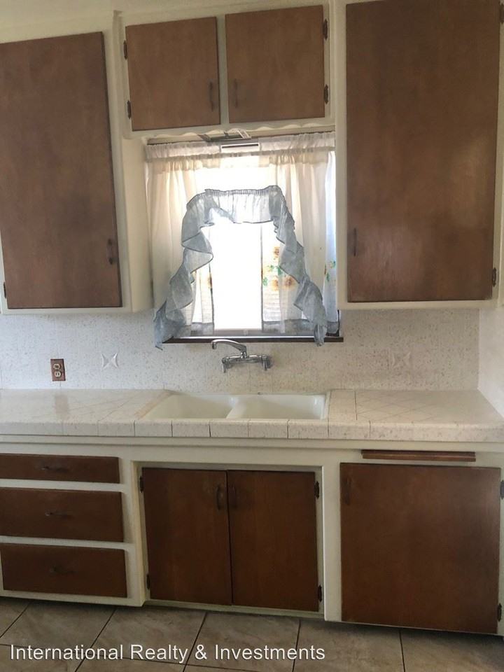 14414 S. Harris - Photo 2 of 8