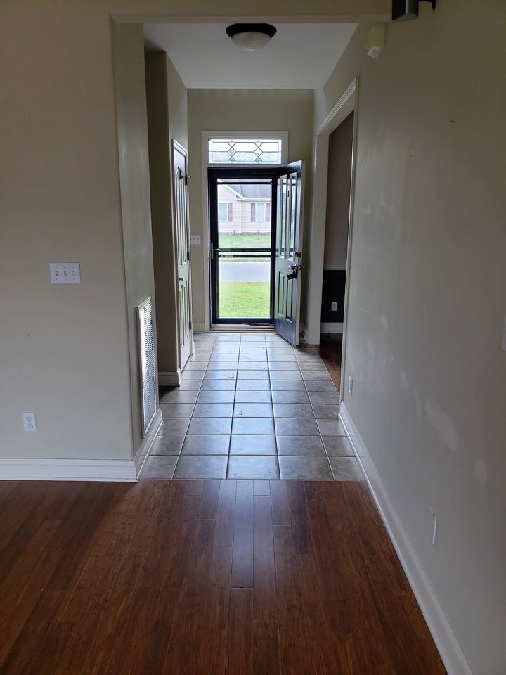 34798 Sandyfield Dr - Photo 2 of 30