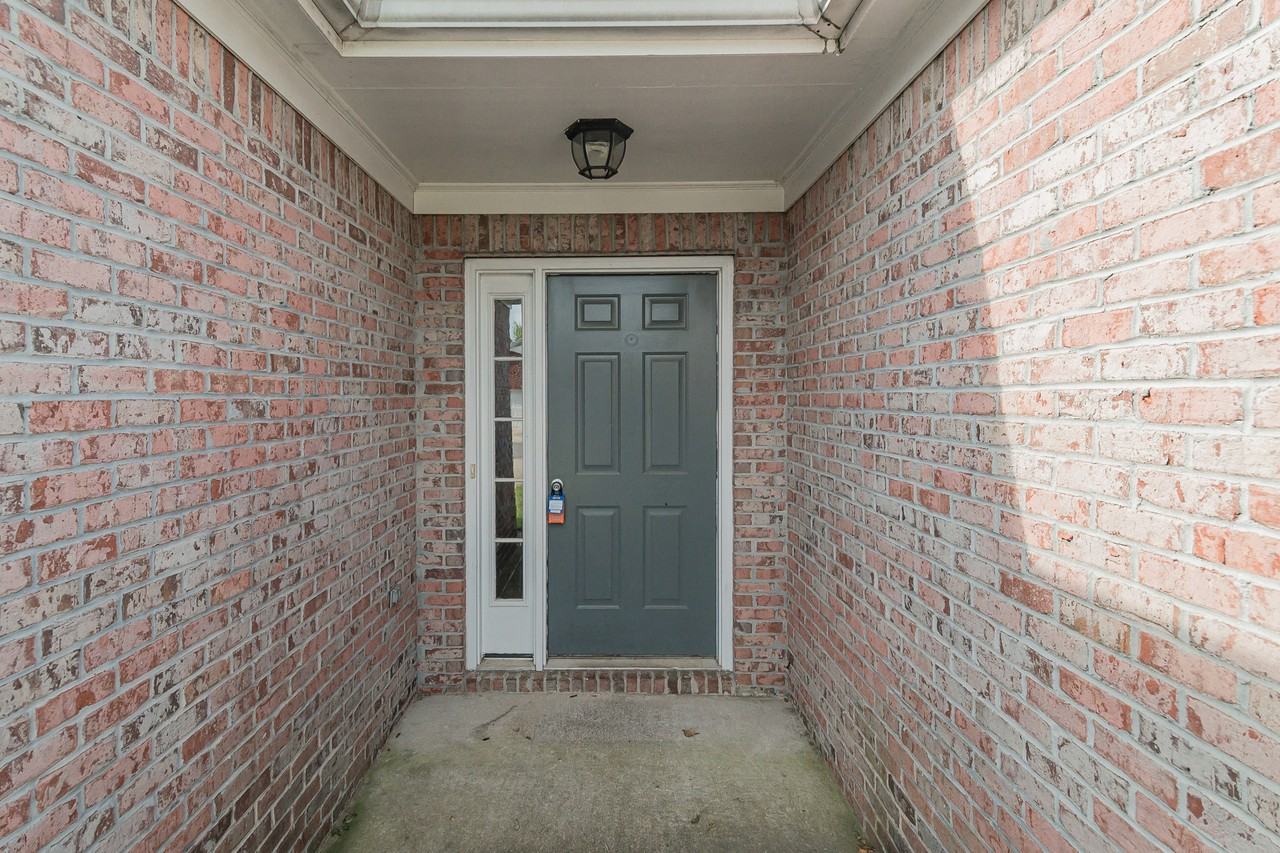 2022 Edgewood Dr - Photo 3 of 40