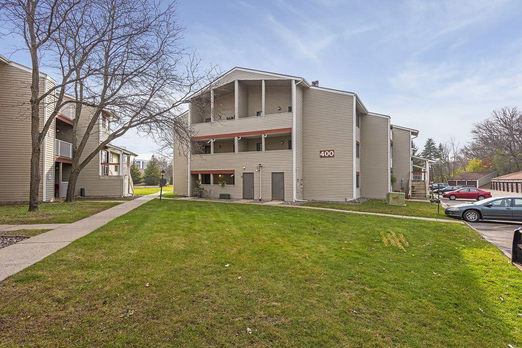 400 Shelard Pkwy #203 - Photo 3 of 16