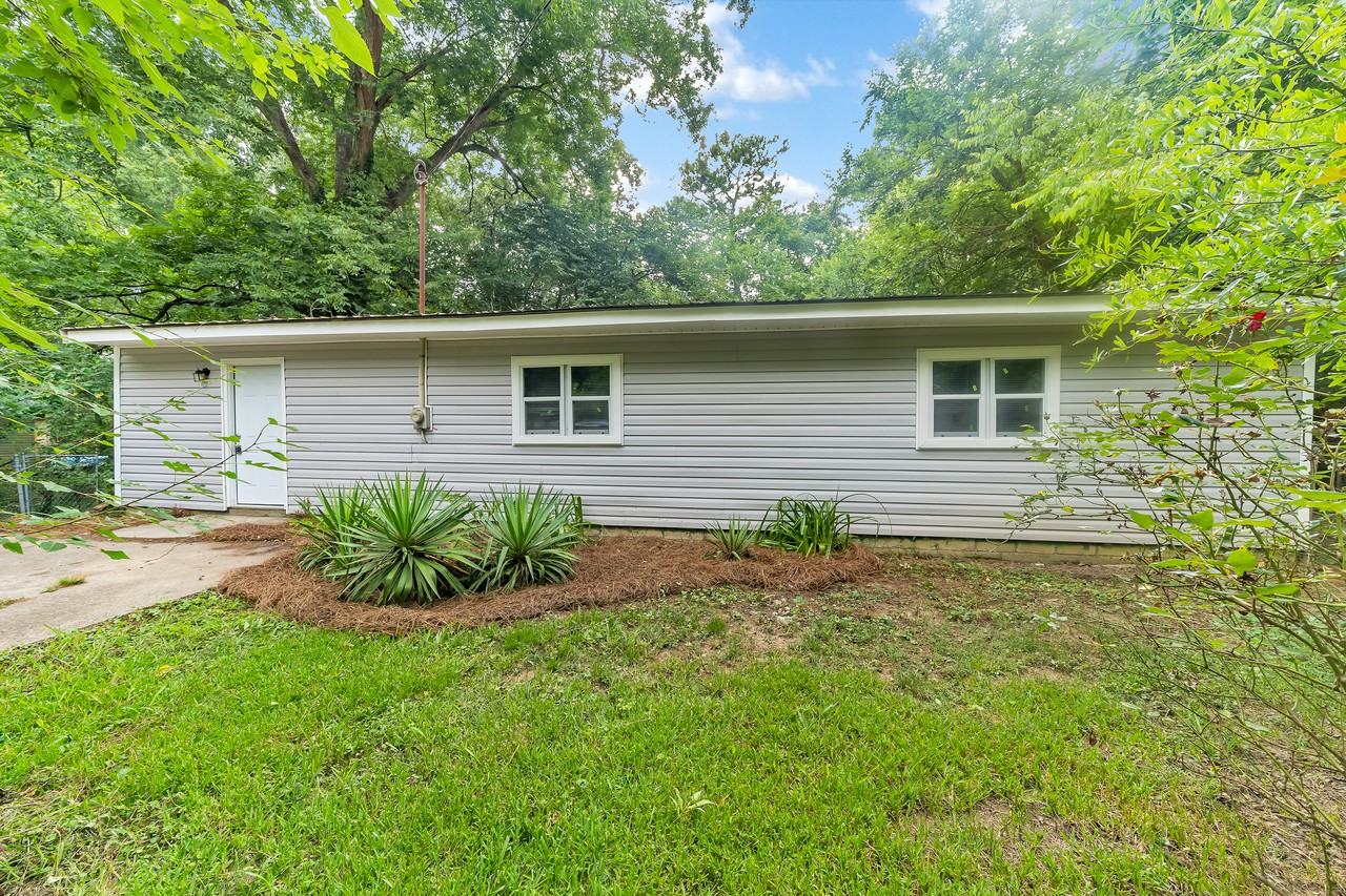 213 Meadowdale Ave - Photo 3 of 25