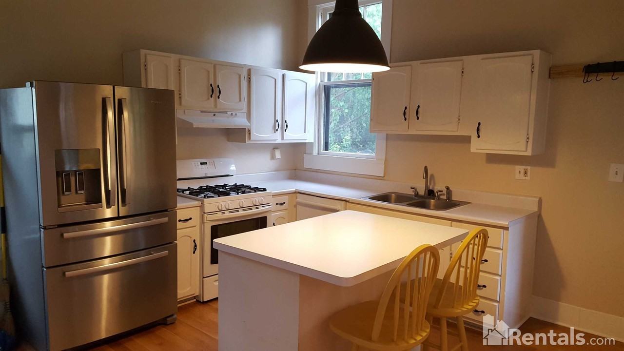 170 Feld Ave - Photo 3 of 20