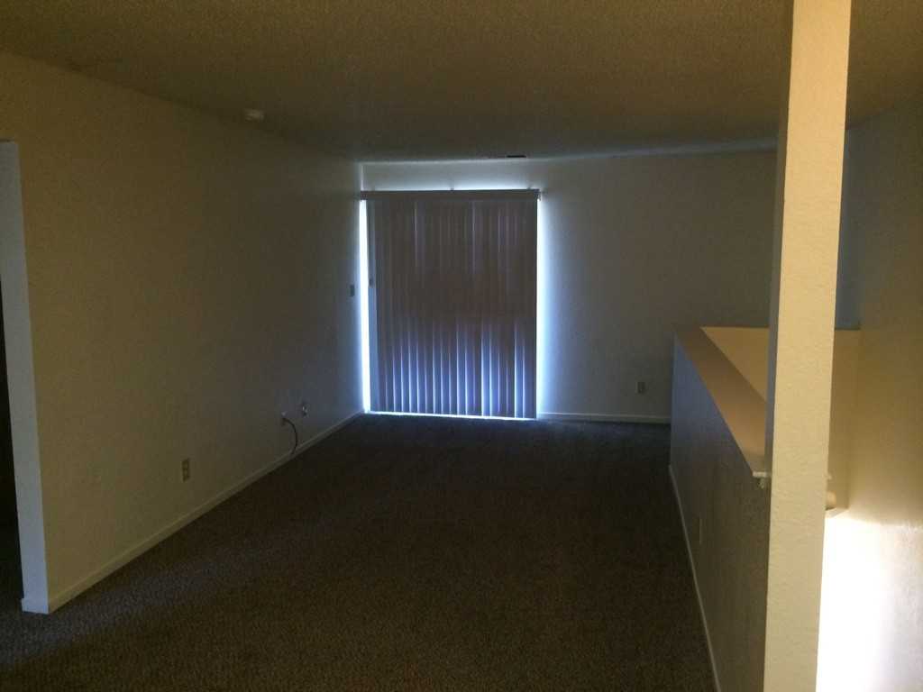 34 W. 7th Street - Photo 3 of 4