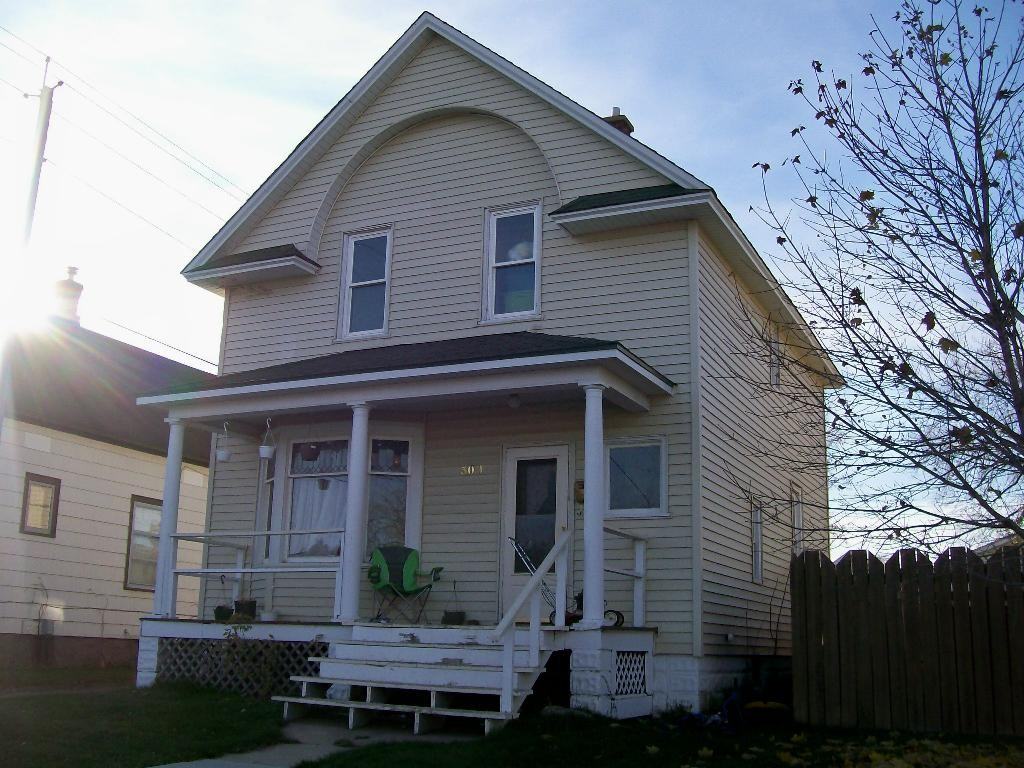 309 Central Ave SW - Photo 2 of 8