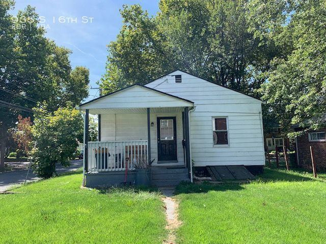 935 S 16th St - Photo 2 of 9