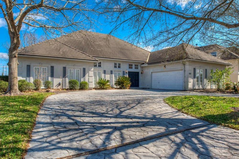 203 Club Island Way - Photo 3 of 32