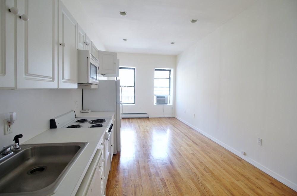 1376 First Avenue - Photo 2 of 4