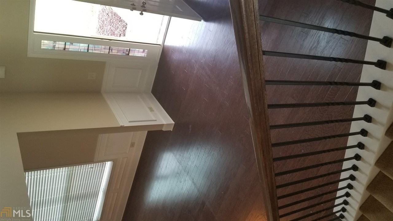 285 Mulberry Dr - Photo 3 of 12